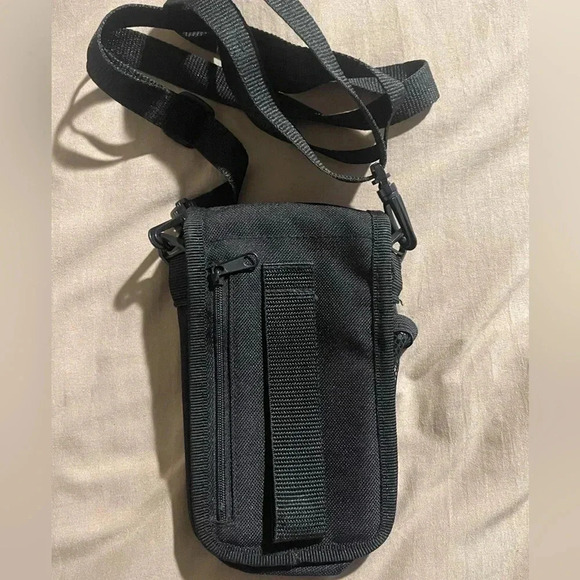 Disneyland phone/camera crossbody bag - Picture 2 of 7